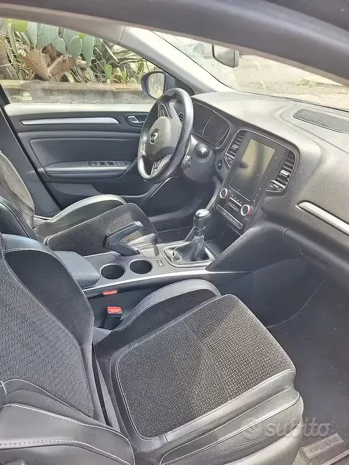 Usata Renault Mégane III Intens 110 CV (80 kW) 2016 Nero Berlina