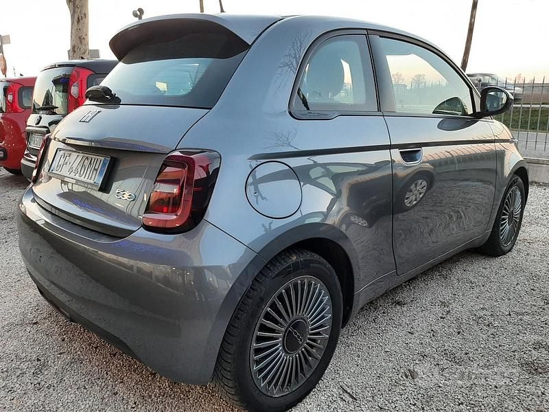 Usata Fiat 500e Icon 86 kW (118 CV) 2021 Grigio Berlina