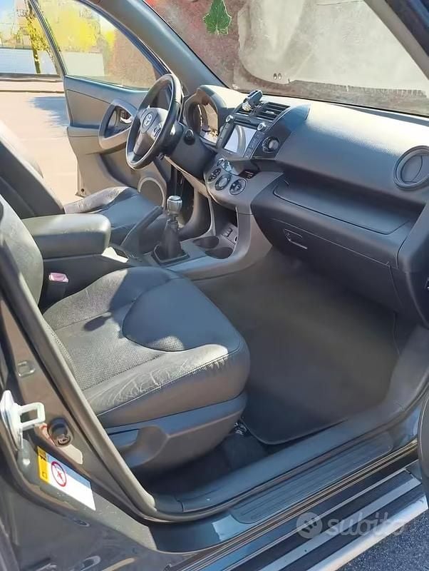 Usata Toyota RAV4 2008 SUV