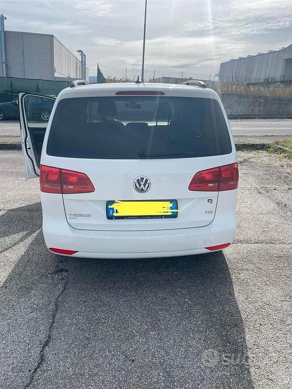 Usata VW Touran Conceptline 90 CV (66 kW) 2012 Bianco Monovolume