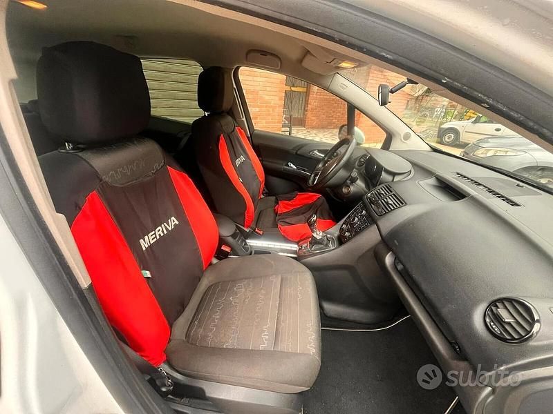 Usata Opel Meriva Cosmo 74 CV (54 kW) 2011 Bianco Monovolume