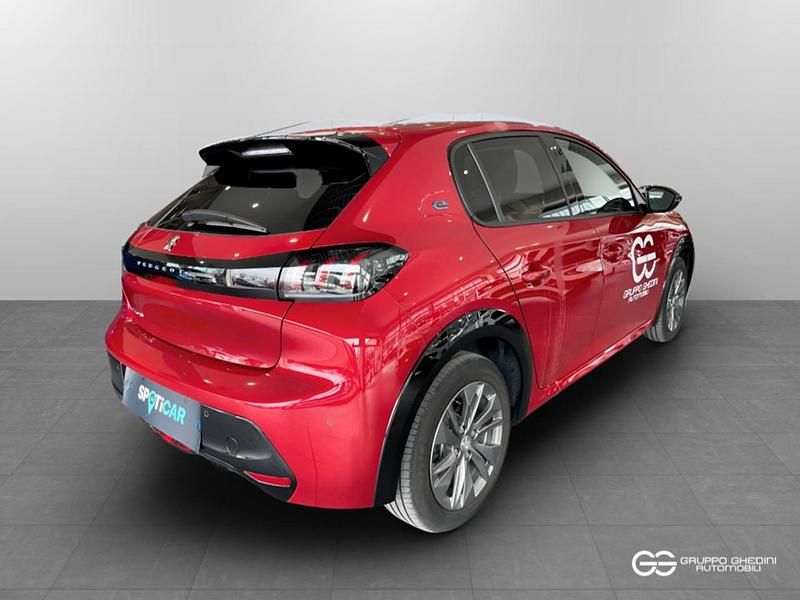 Usata Peugeot e-208 Allure 100 kW (136 CV) 2023 Rosso elixir Utilitaria