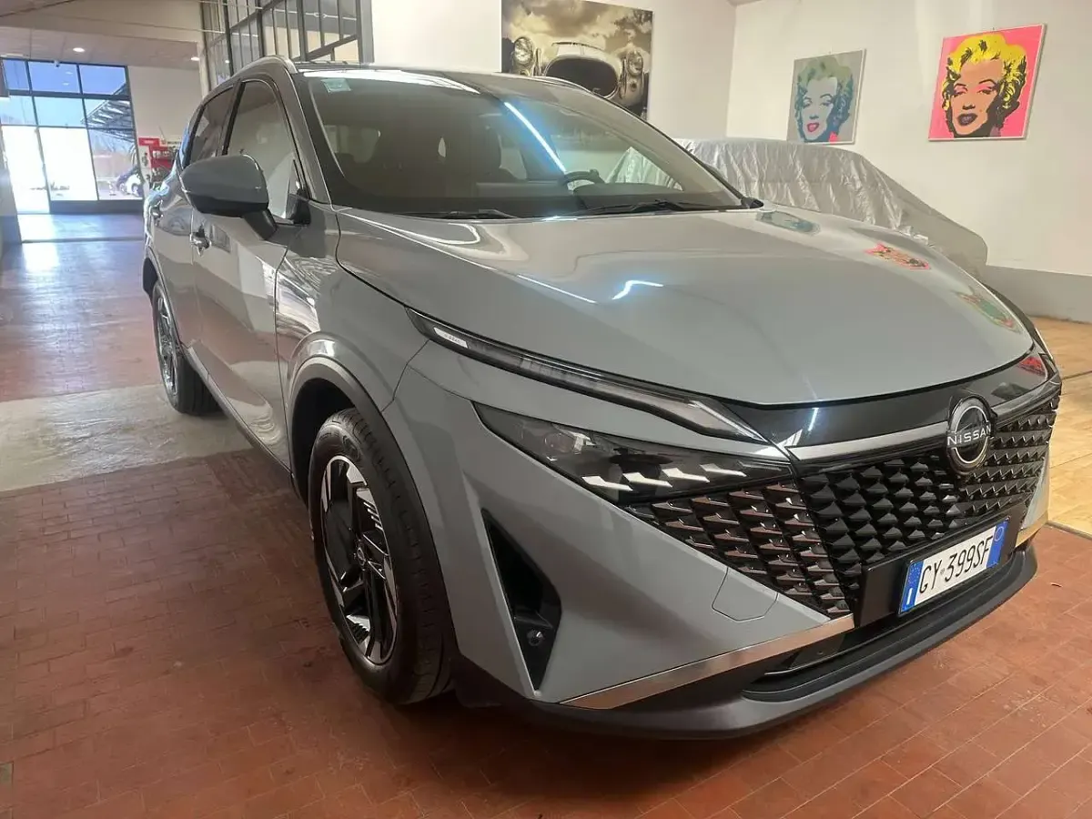 Usata Nissan Qashqai N-Connecta 140 CV (102 kW) 2025 Grigio SUV