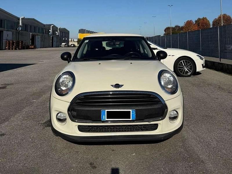 Usata Mini ONE 75 CV (55 kW) 2015 Beige Utilitaria