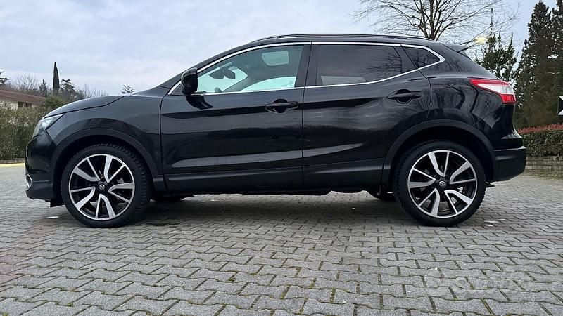 Usata Nissan Qashqai Tekna 130 CV (95 kW) 2018 Nero SUV