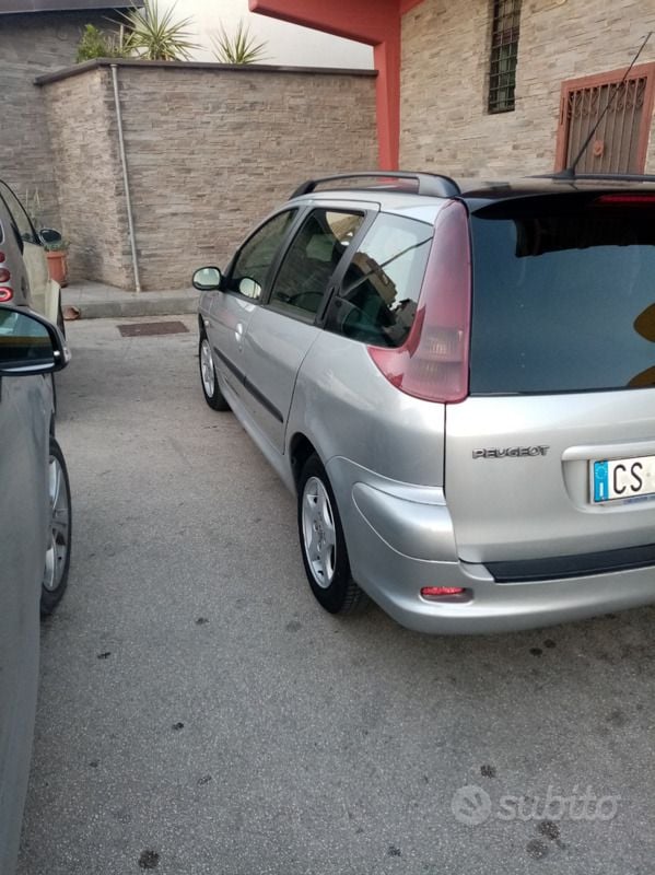 Begagnad Peugeot 206 88 HK (64 kW) 2005 Grå Kombi