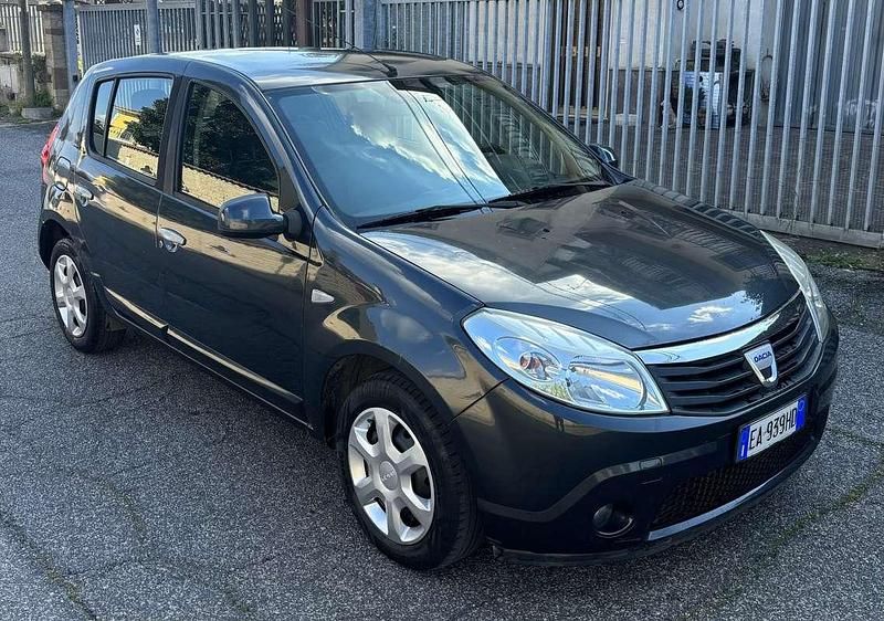 Usata Dacia Sandero Lauréate 75 CV (55 kW) 2010 Berlina