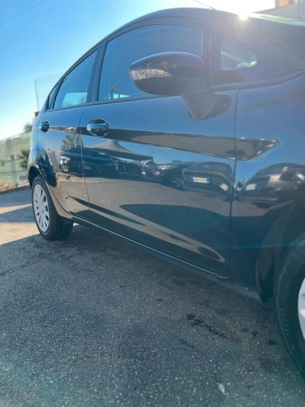 Usata Ford Fiesta Titanium 96 CV (70 kW) 2014 Nero Utilitaria