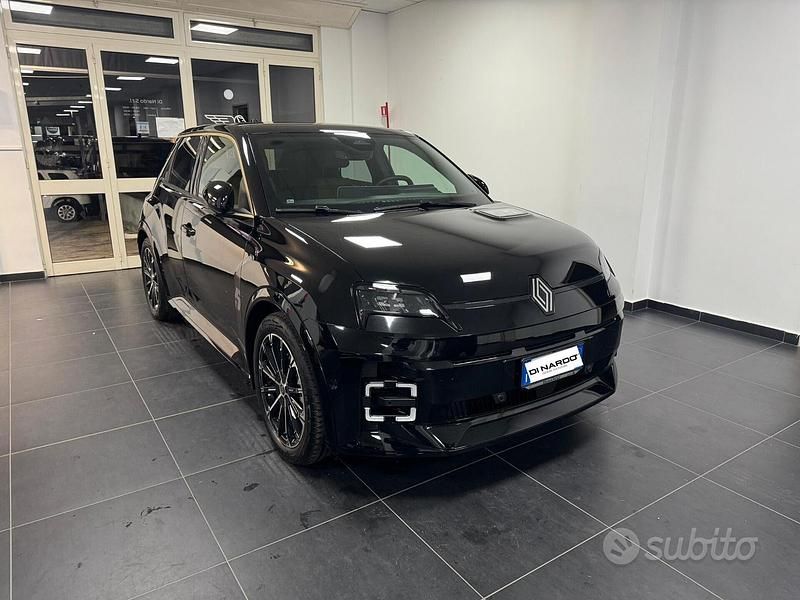 Usata Renault 5 E-Tech Komfort 110 kW (150 CV) 2025 Nero Berlina
