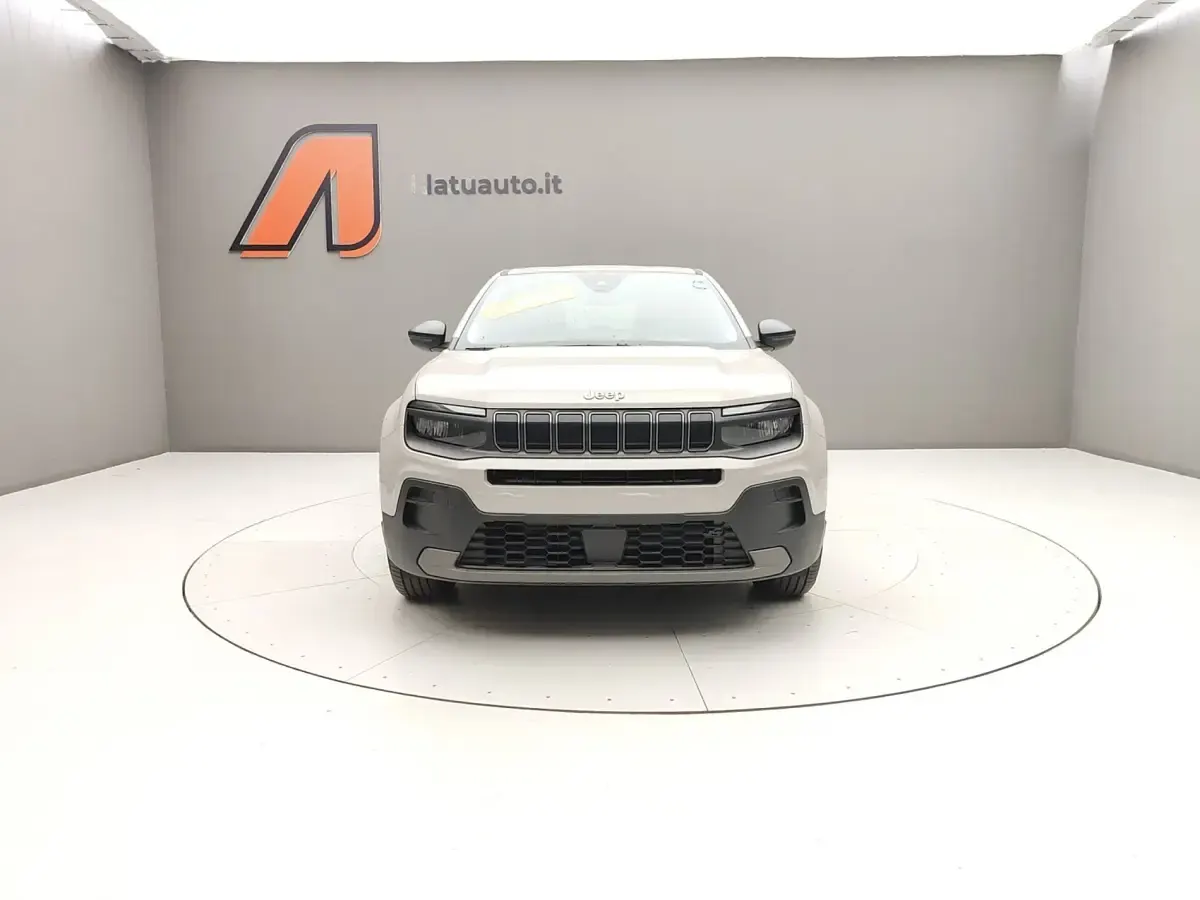 Nuova Jeep Avenger EV Longitude 114 kW (156 CV) 2025 Stone SUV