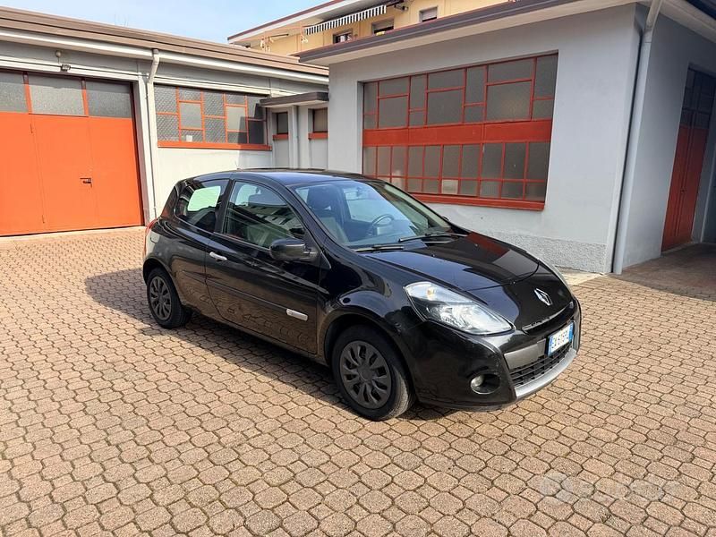 Usata Renault Clio II 2010 Nero Berlina