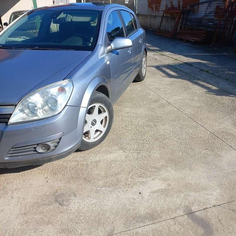 Usata Opel Astra Cosmo 101 CV (74 kW) 2005 Berlina