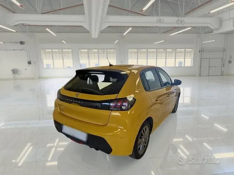 Usata Peugeot 208 Active 101 CV (74 kW) 2022 Giallo Utilitaria