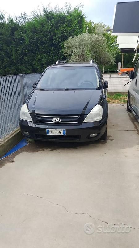 Usata Kia Carnival 185 CV (136 kW) 2010 Nero Monovolume