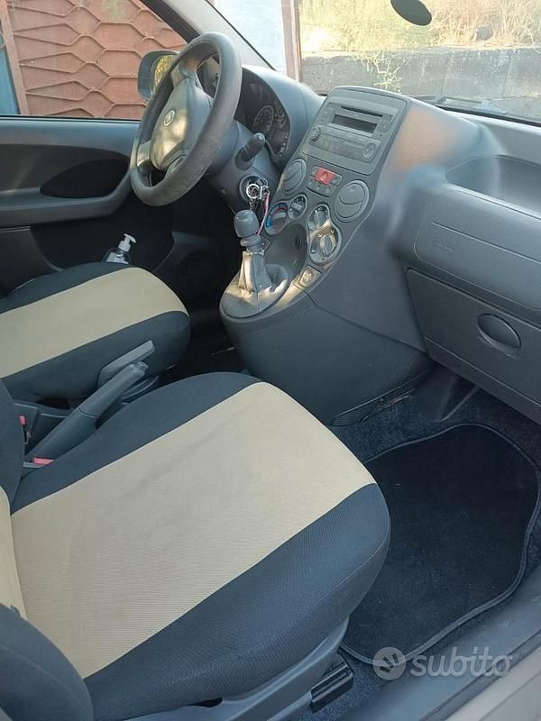 Usata Fiat Panda 77 CV (56 kW) 2011 Bronzo Utilitaria