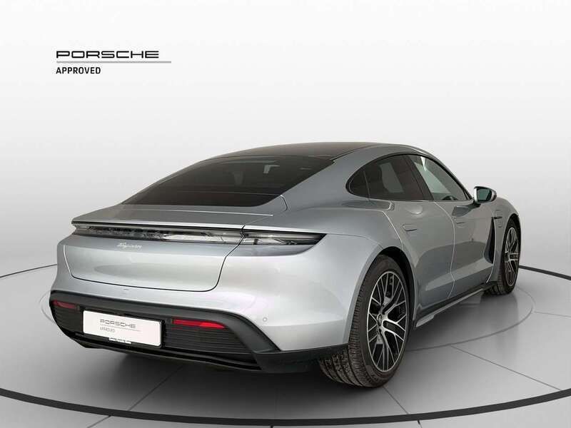Usata Porsche Taycan 350 kW (476 CV) 2023 Argento dolomite Berlina