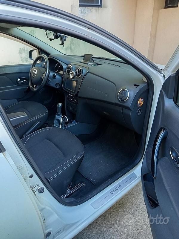 Usata Dacia Sandero 75 CV (55 kW) 2015 Utilitaria