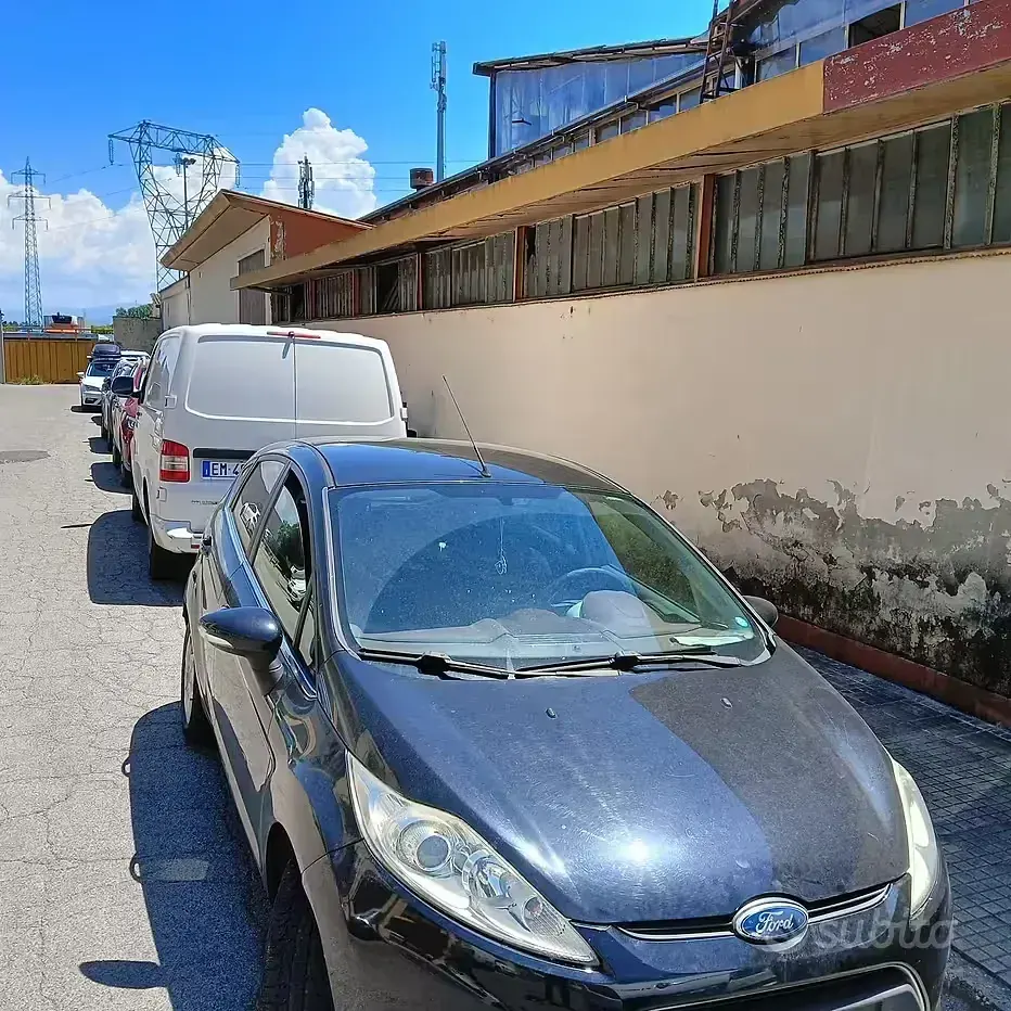 Usata Ford Fiesta 97 CV (71 kW) 2009 Nero Utilitaria