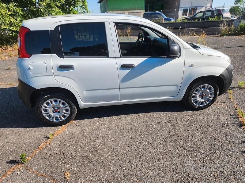 Usata Fiat Panda Easy 69 CV (50 kW) 2018 Bianco Furgone
