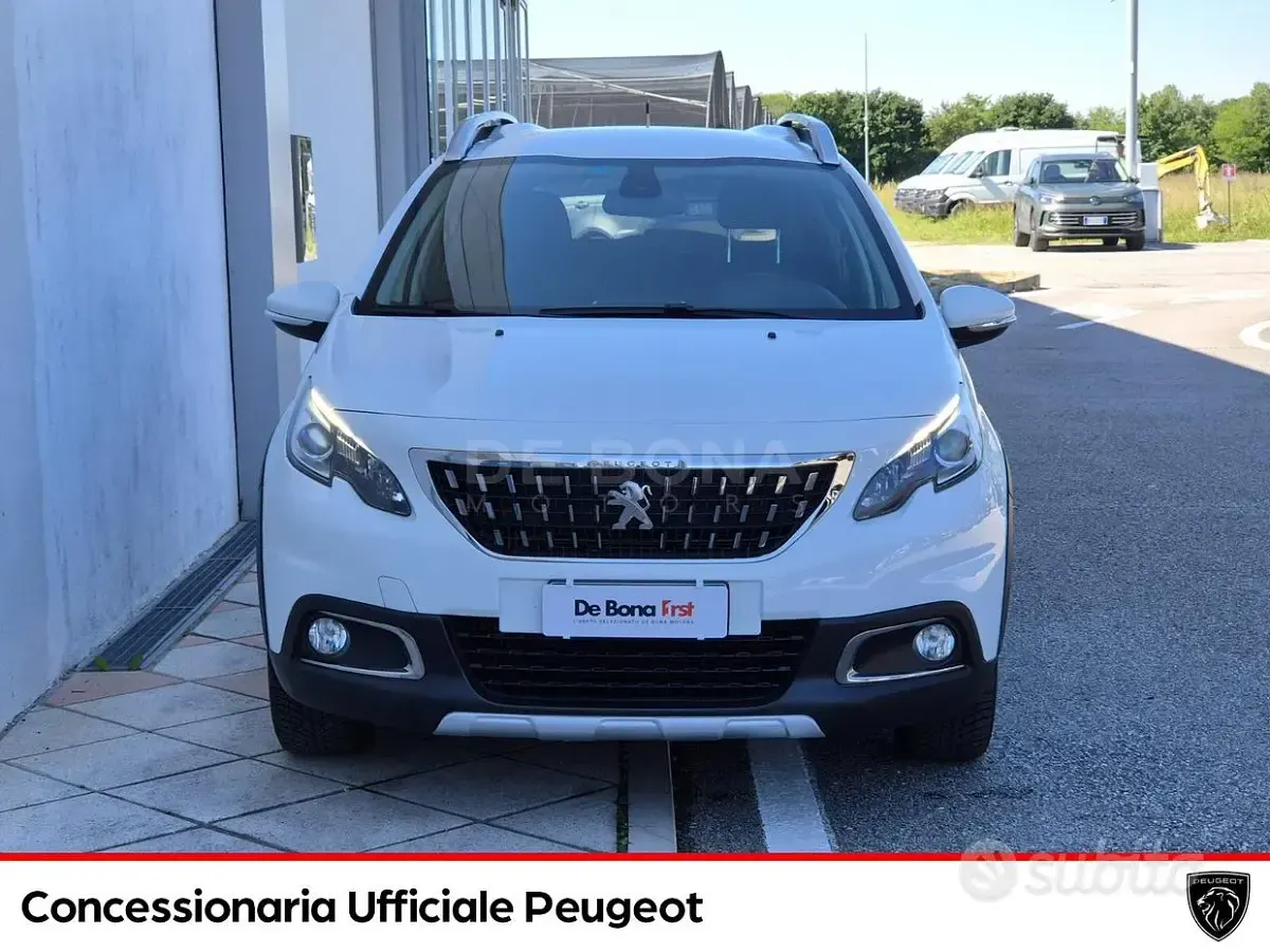 Usata Peugeot 2008 Allure 100 CV (73 kW) 2017 Bianco SUV