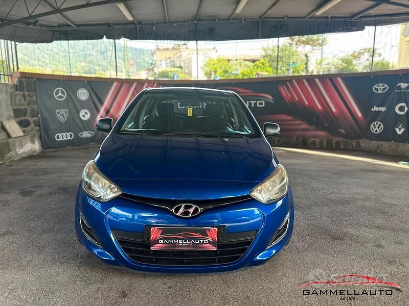 Usata Hyundai i20 Classic 84 CV (61 kW) 2014 Blu Utilitaria