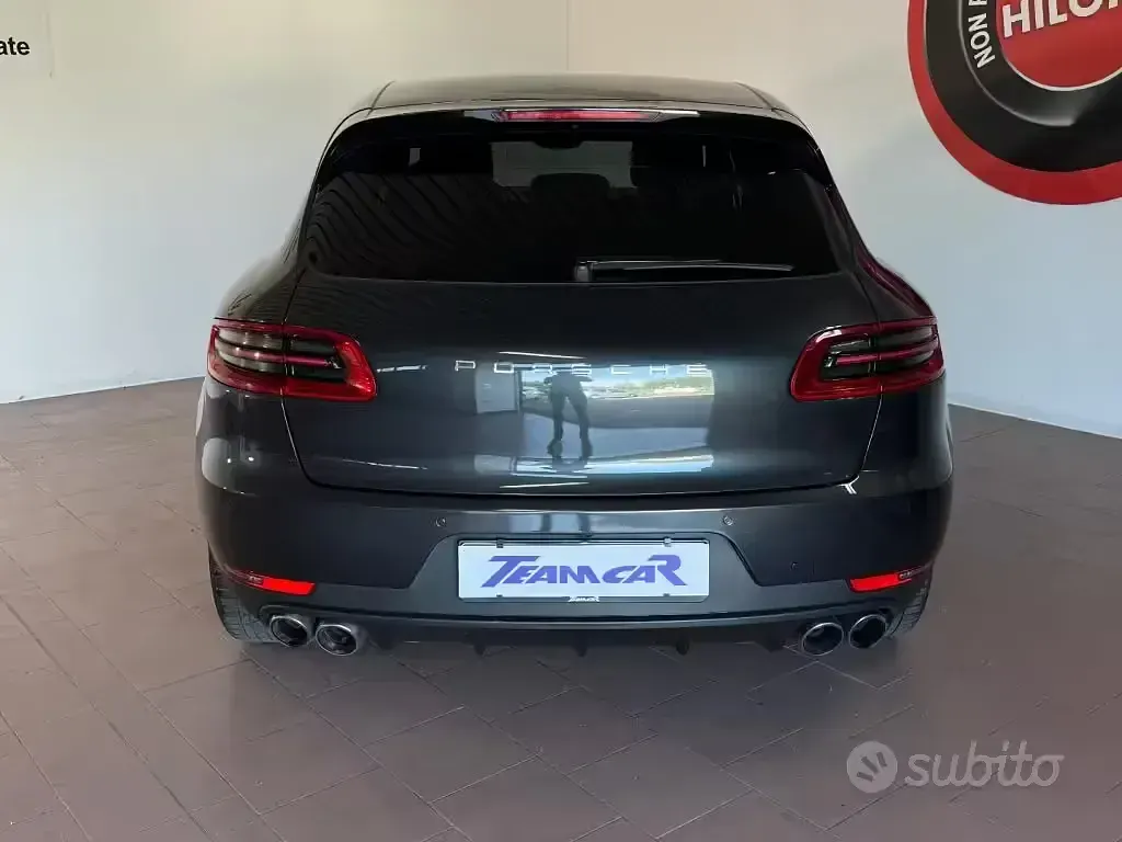 Usata Porsche Macan 250 CV (183 kW) 2017 Grigio scuro SUV