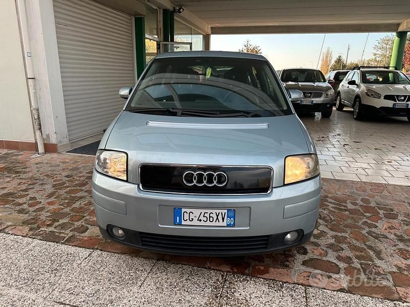 Usata Audi A2 Comfort 110 CV (80 kW) 2003 Grigio Utilitaria