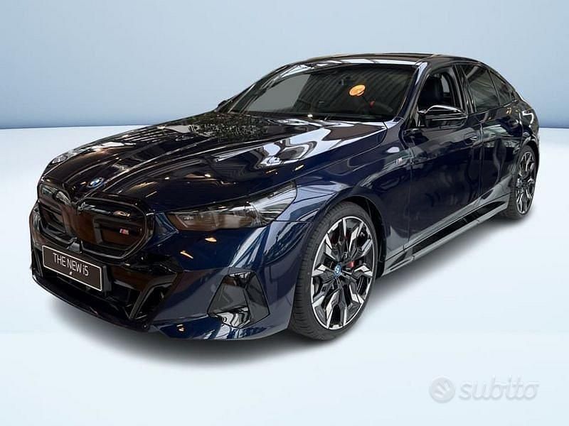 Nuova BMW i5 Comfort Edition 442 kW (601 CV) 2025 Blu Berlina