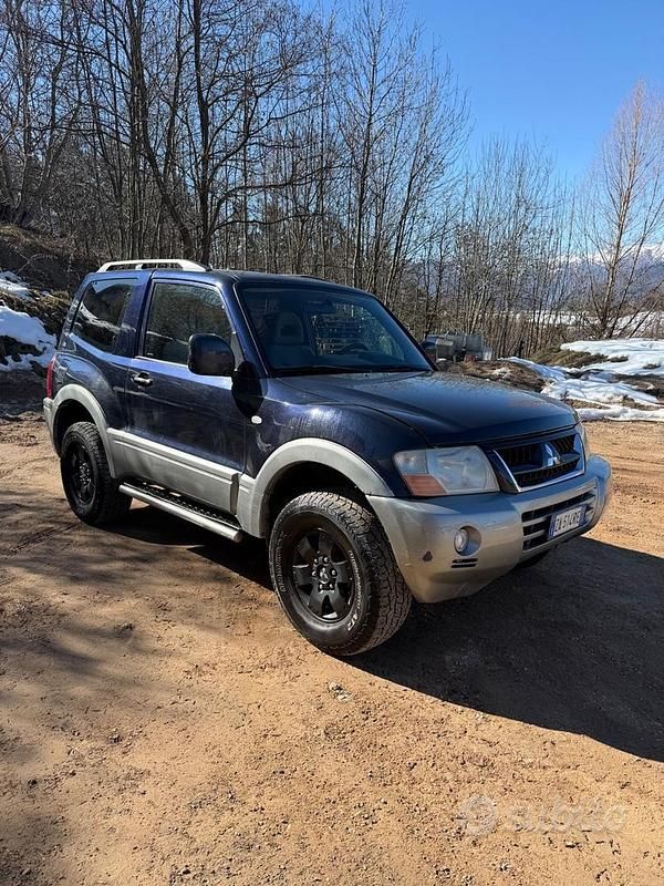 Usata Mitsubishi Pajero 160 CV (117 kW) 2004 Blu SUV