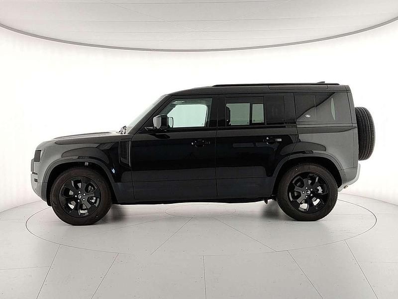 Usata Land Rover Defender SE 249 CV (183 kW) 2024 Santorini black SUV