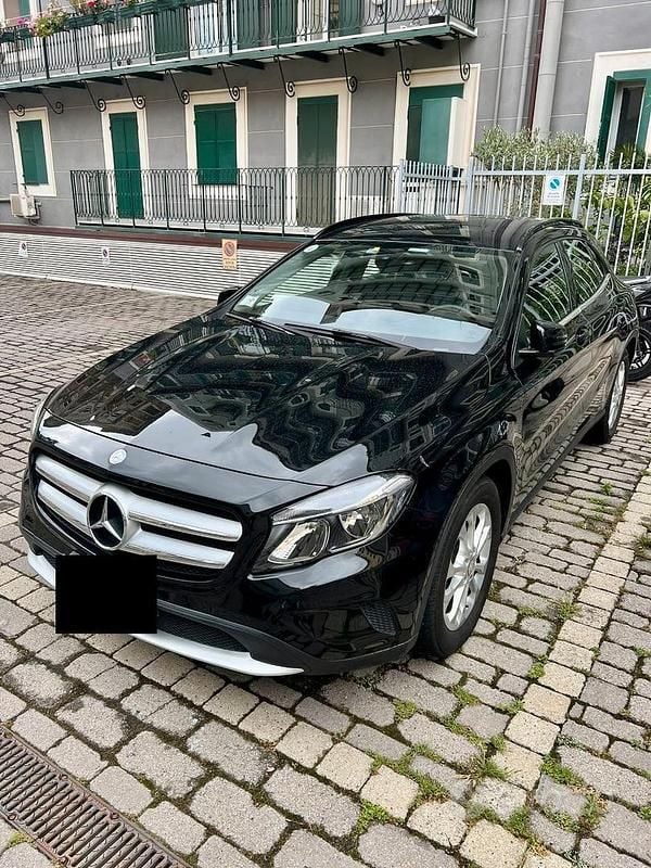 Usata Mercedes GLA180 Business 109 CV (80 kW) 2016 Nero SUV