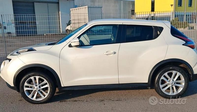 Usata Nissan Juke 117 CV (86 kW) 2015 Bianco SUV