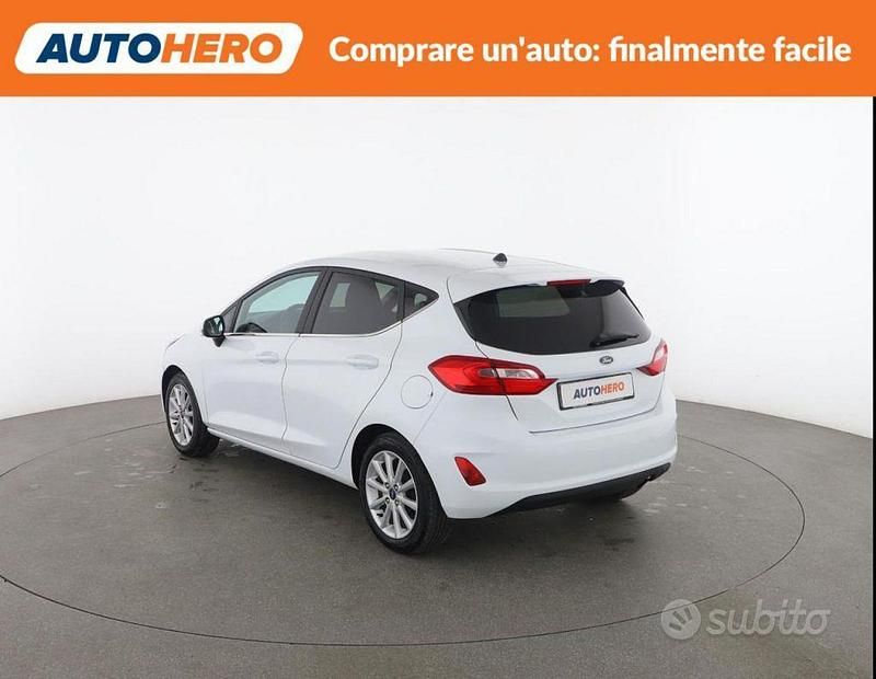 Usata Ford Fiesta Titanium 86 CV (63 kW) 2018 Bianco Utilitaria