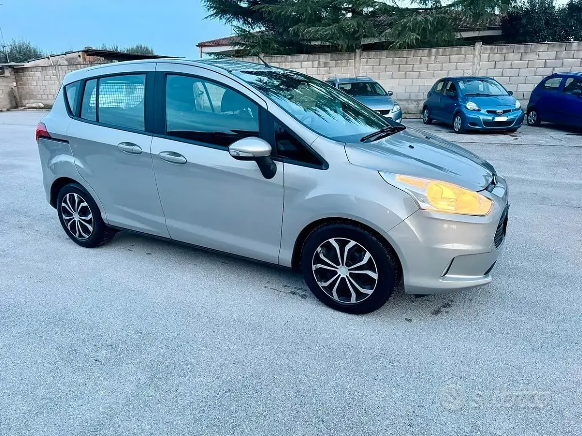 Usata Ford B-MAX 75 CV (55 kW) 2015 Marrone Monovolume