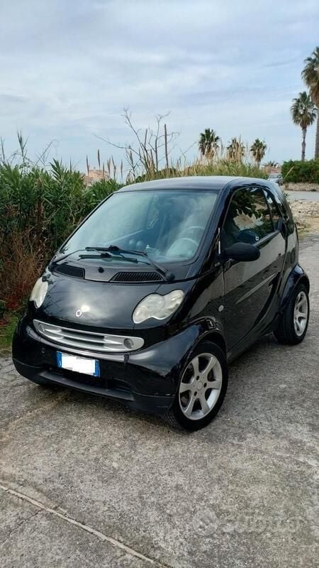 Usata 2004 Smart ForTwo Coupé Utilitaria | 1800 € (Super prezzo) - Immagine 1/4