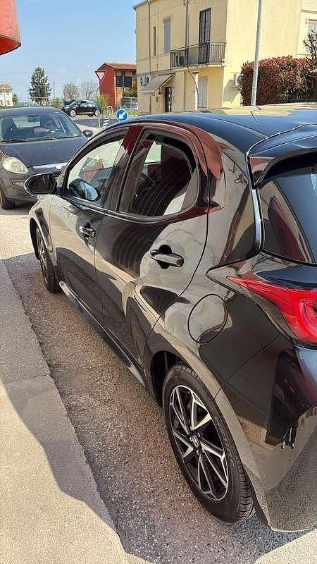 Usata Toyota Yaris Hybrid Trend 92 CV (67 kW) 2022 Berlina