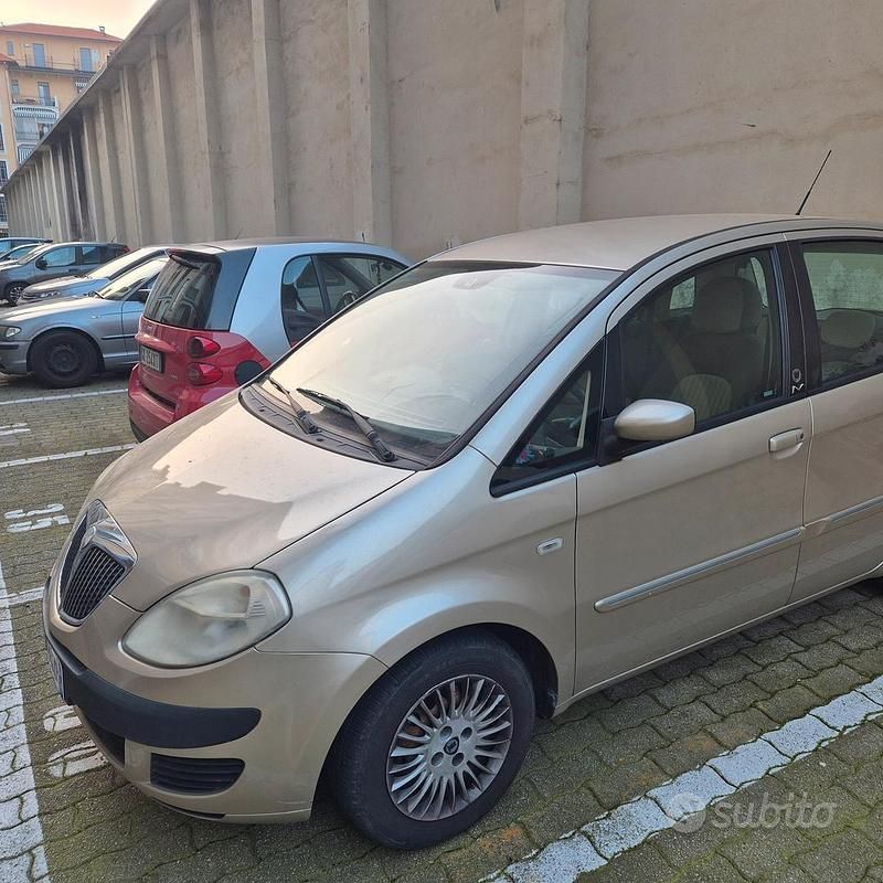 Usata Lancia Musa 95 CV (69 kW) 2005 Monovolume