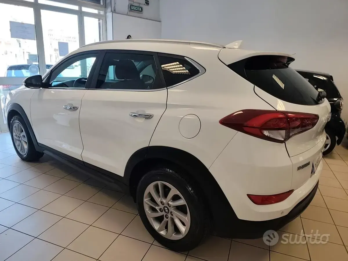 Usata Hyundai Tucson Xpossible 141 CV (103 kW) 2016 Bianco SUV