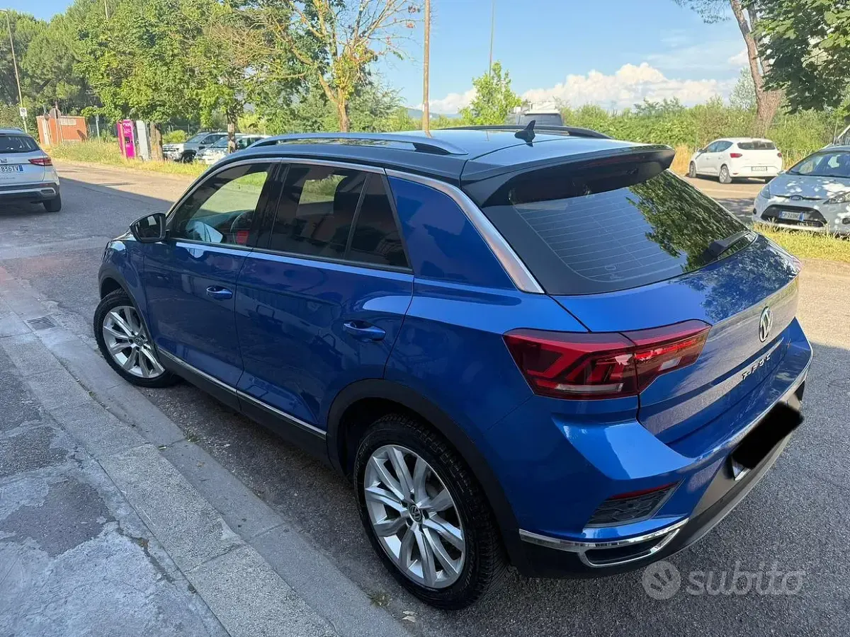Usata VW T-Roc Advance 150 CV (110 kW) 2018 Bluazzurro SUV