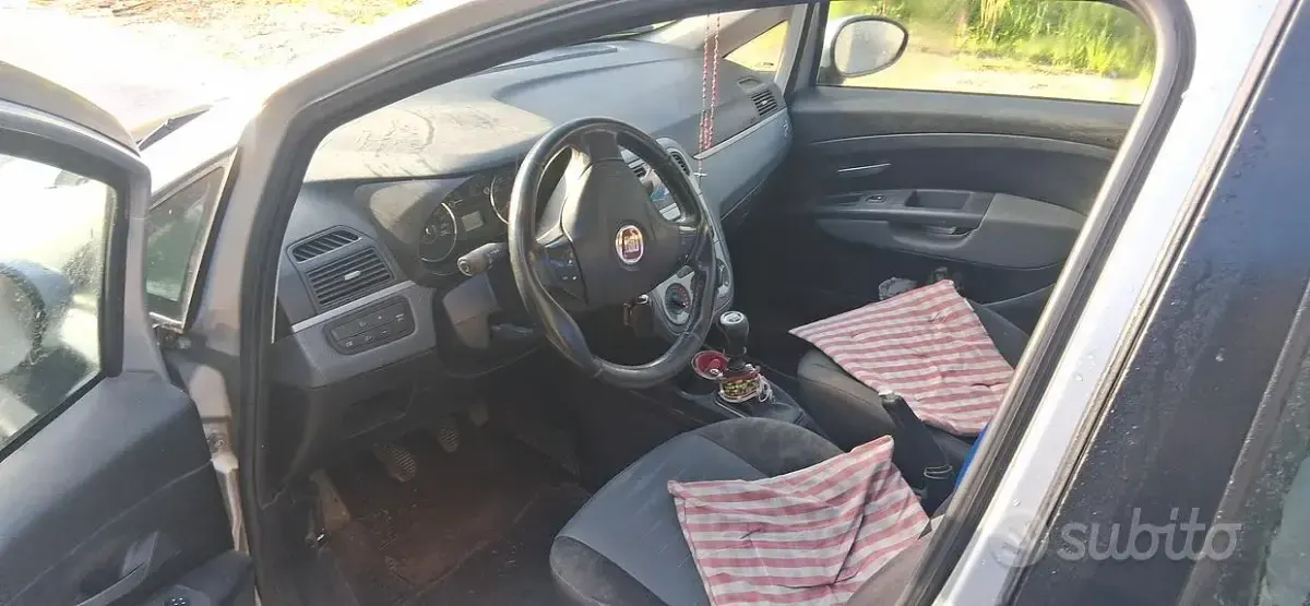 Usata Fiat Grande Punto Dynamic 90 CV (66 kW) 2009 Grigio Utilitaria