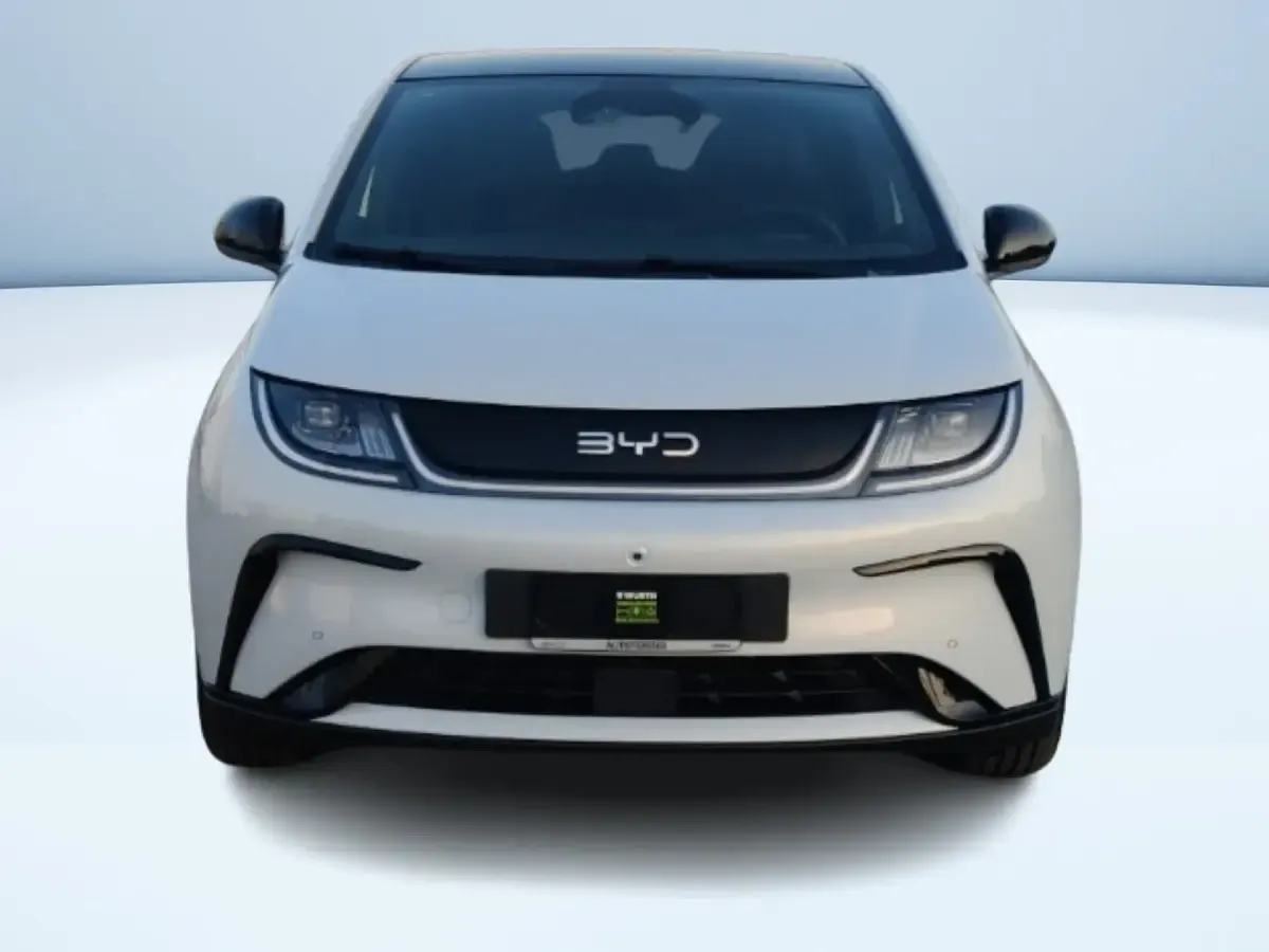 Nuova BYD Dolphin Design 150 kW (204 CV) 2026 Bianco pastello Utilitaria