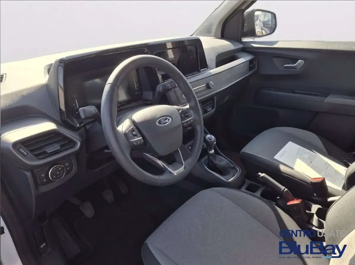 Usata Ford Tourneo Courier Titanium 125 CV (91 kW) 2024 Grigio Monovolume