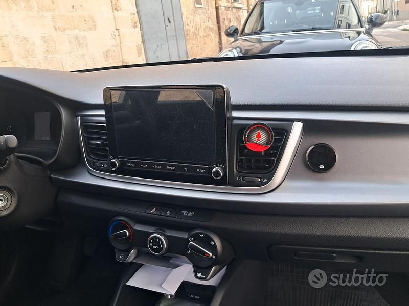 Usata Kia Rio 82 CV (60 kW) 2022 Bianco Utilitaria