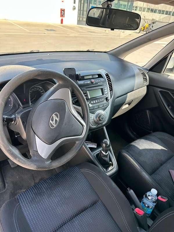 Usata Hyundai ix20 Comfort 90 CV (66 kW) 2013 Bianco Utilitaria