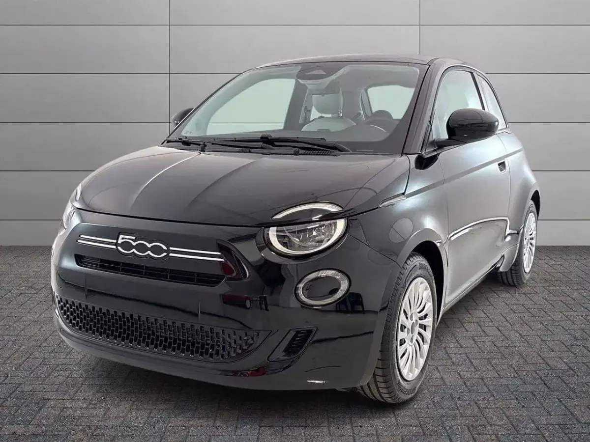 Nuova Fiat 500 Pop 65 CV (47 kW) 2026 Nero Utilitaria