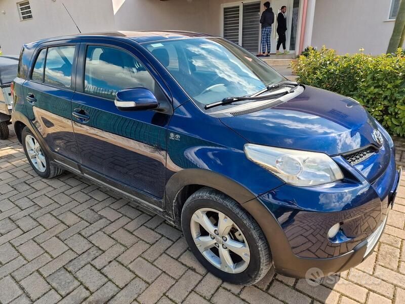 Usata Toyota Urban Cruiser 90 CV (66 kW) 2009 Blu SUV