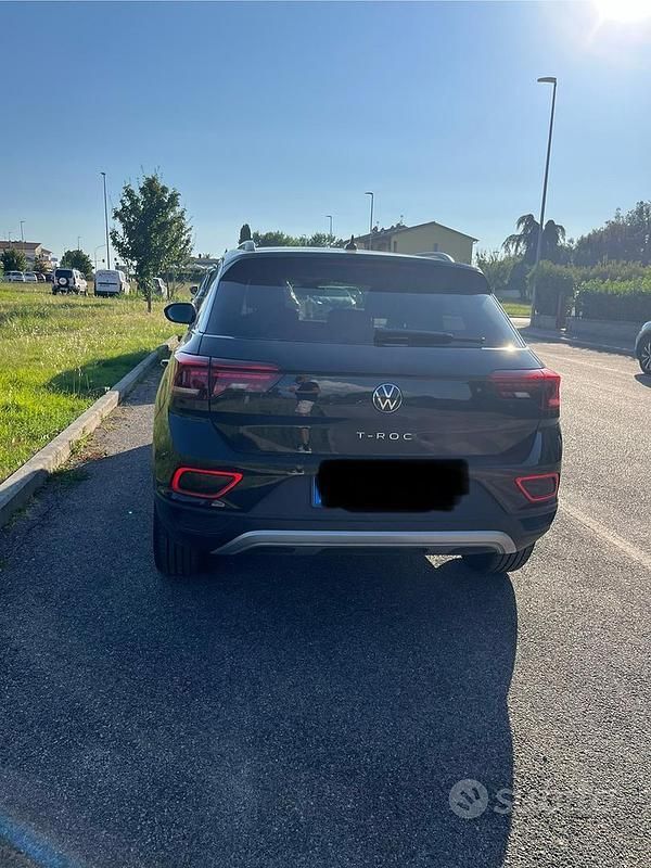 Usata VW T-Roc Life 116 CV (85 kW) 2024 Nero SUV
