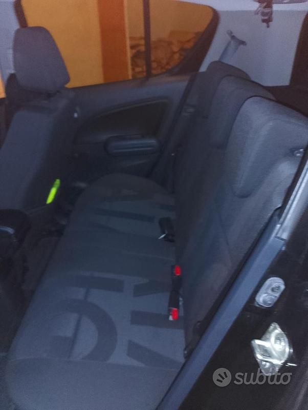 Usata Opel Agila Enjoy 94 CV (69 kW) 2010 Nero Utilitaria