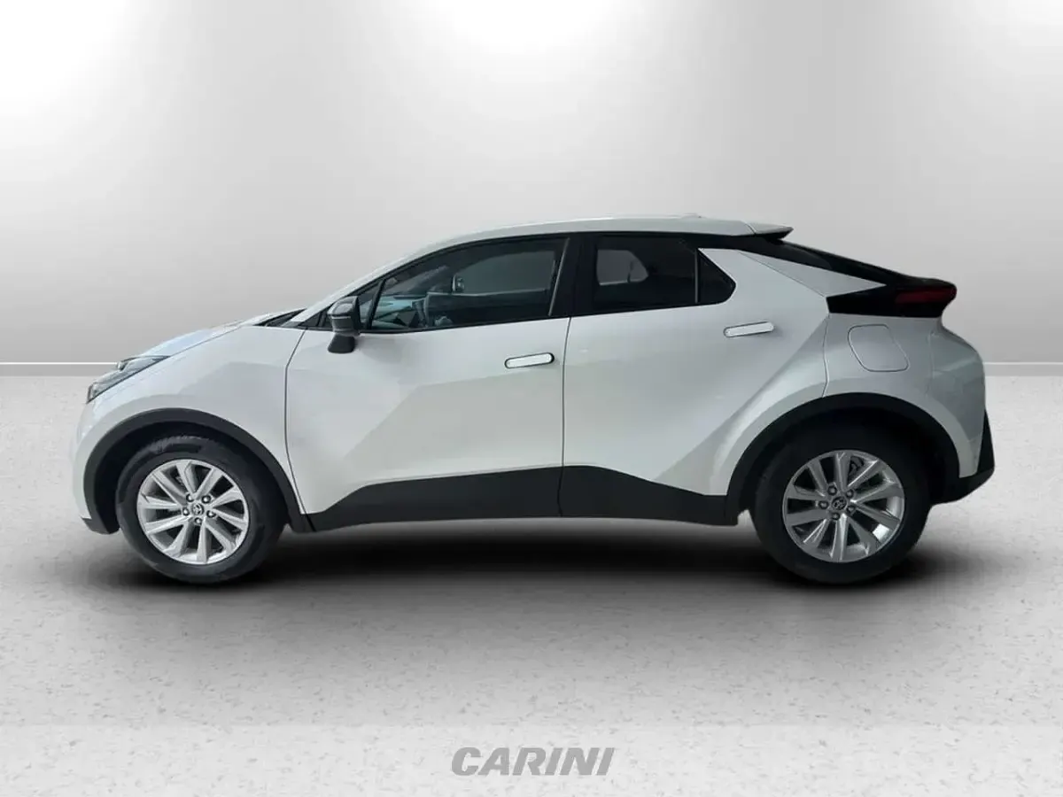 Nuova Toyota C-HR Active 122 CV (89 kW) 2025 Super white (n.o.) SUV