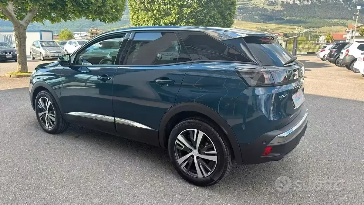 Usata Peugeot 3008 Allure 131 CV (96 kW) 2023 Bluazzurro SUV